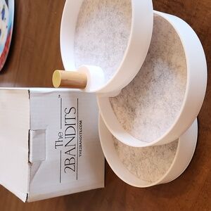 The 2BANDITS. Tiered tray jewelry makeup